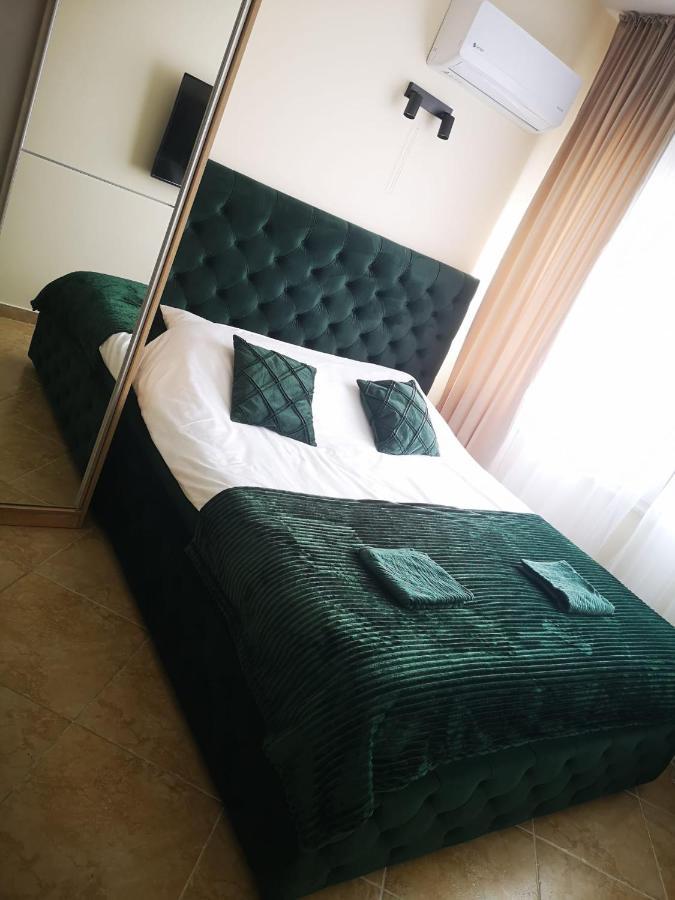 Riviera Deluxe Apartments Влёра Экстерьер фото